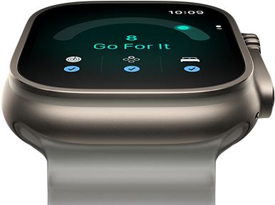 Apple Watch Ultra 4 z kopertą z tytanu w kolorze naturalnym, pasek Ocean w kolorze półprzezroczystej szarości, wynik gotowości 8, zewnętrzna prawa strona, Digital Crown, wystający przycisk boczny