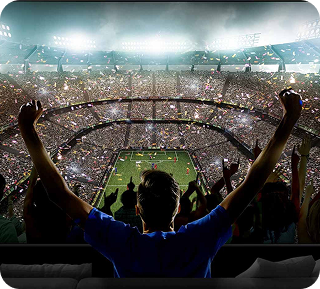 Poczuj sportowe emocje dzięki super dużemu telewizorowi Samsung dostępnemu w sieci sklepów X-Kom.