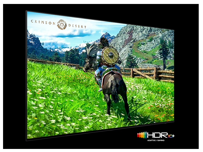 Na ekranie widoczny jest wojownik jadący konno po żywo zielonym krajobrazie w Crimson Desert. HDR10+ Adaptive Gaming.